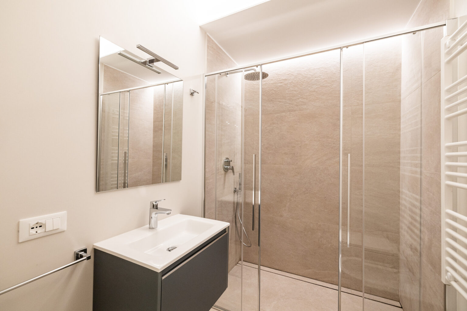apartment-delia-suedtirol-meran-badezimmer (1)